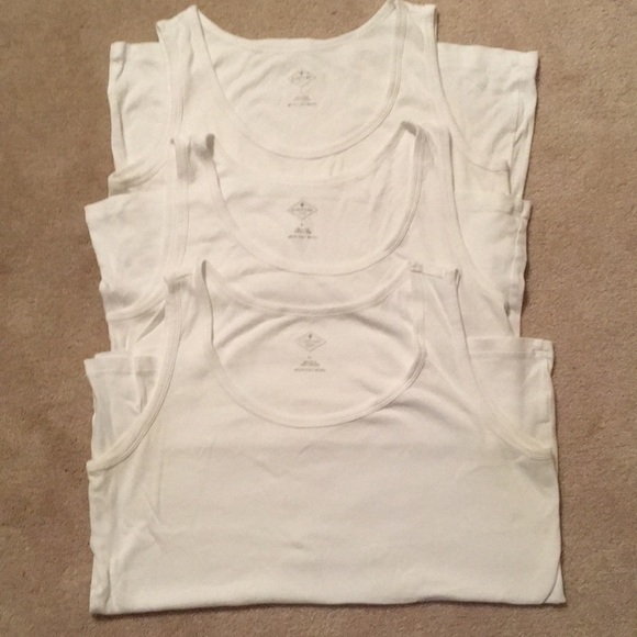 3 tanks + 1 BONUS Chico’s tank! - Picture 2 of 7